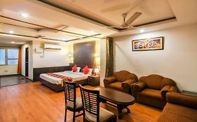 Hotel Monarch Inn Lucknow
